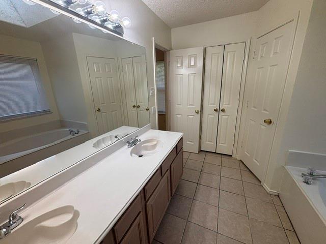 Building Photo - 8728 Elbe Trail