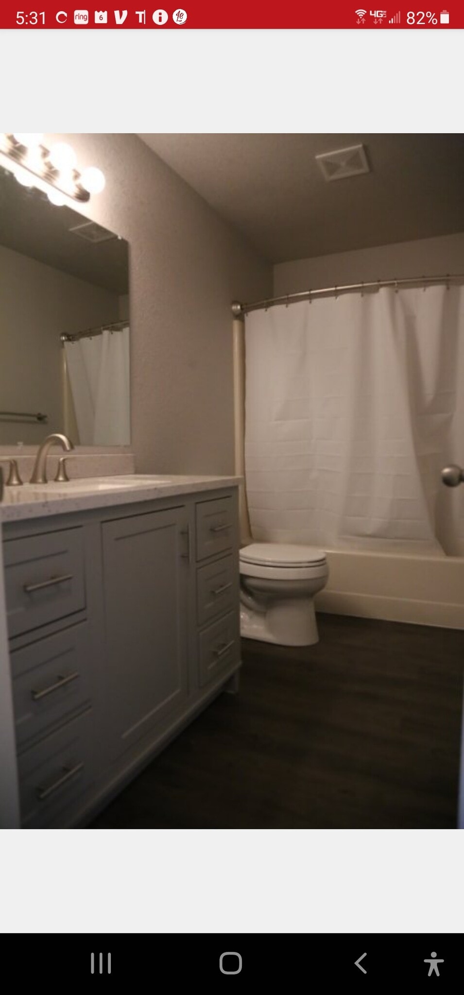 Large bathroom - 2530 Jason Ct