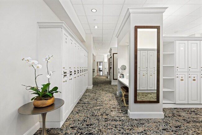 Building Photo - 5070 Lake Catalina Dr