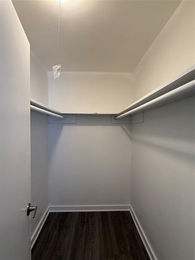 Building Photo - 311 E 31st St