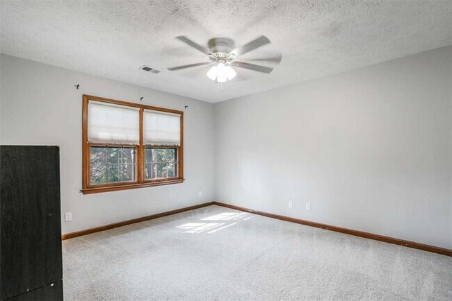 Building Photo - 5741 Wolf Laurel Dr SW