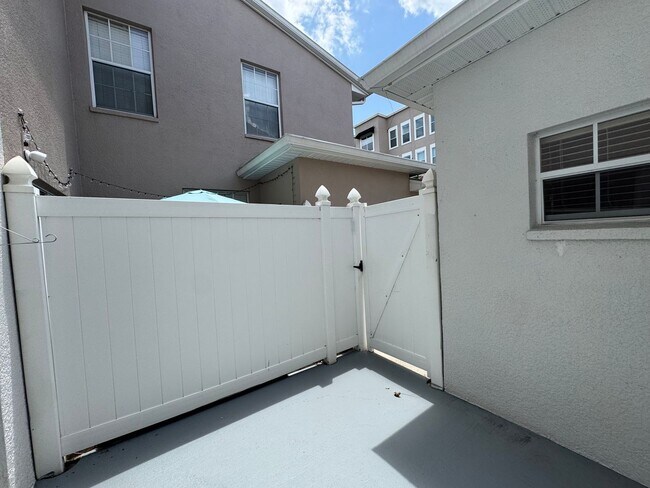 Building Photo - 3548 Peppervine Dr