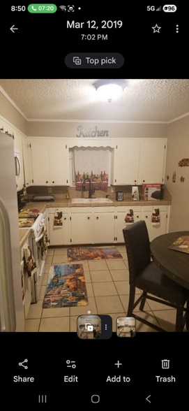 Building Photo - 10389 Drake Ln