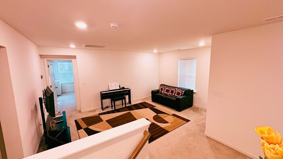 Building Photo - 2716 Dilly Dally Ct