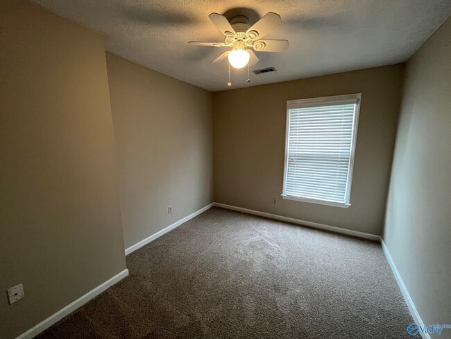 Building Photo - 2006 Lancaster Ave SW