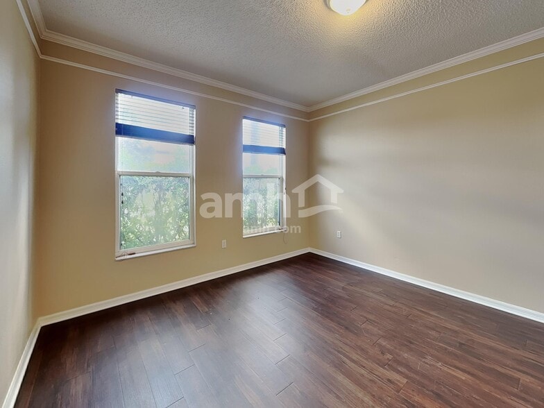 Building Photo - 138 Pine Isle Dr