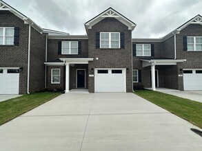 Building Photo - Brand New Townhome In Shelbyville - MOVE IN SPECIAL!!