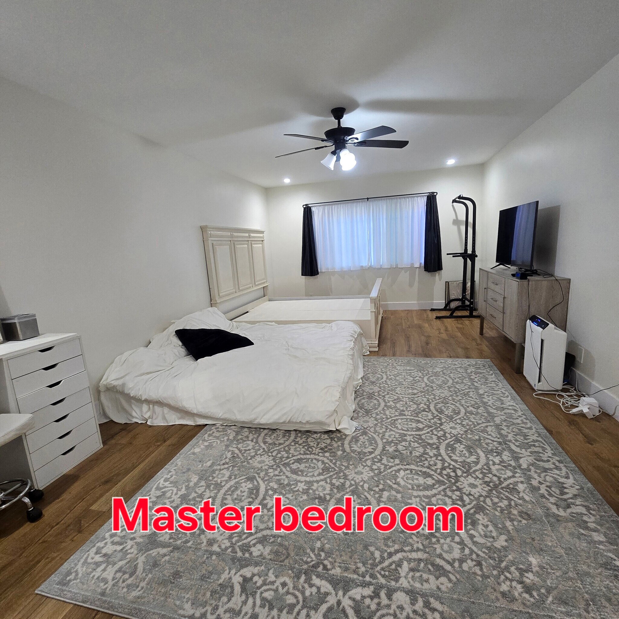 Building Photo - 916 S Sherbourne Dr