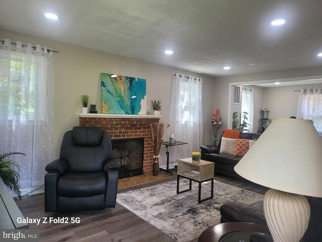 Building Photo - 16309 Holly Hill Dr