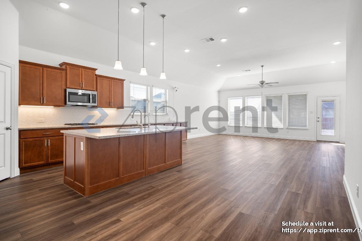 Building Photo - 2900 Long Slope Rd