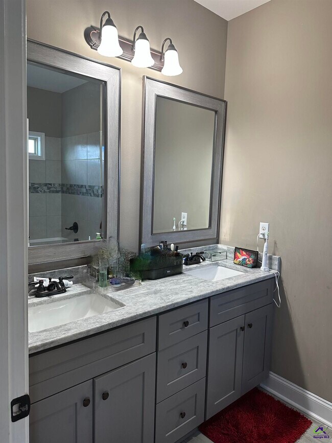 Building Photo - 201 Deven Ct