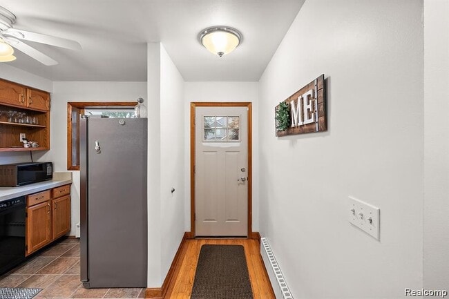 Building Photo - 836 Miller Ave