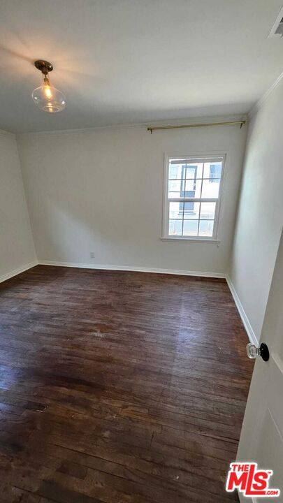 Building Photo - 2615 Edgehill Dr
