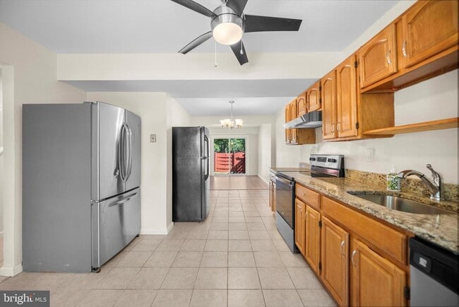 Building Photo - 14797 Tamarack Pl