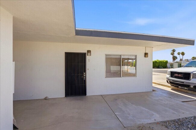 Building Photo - 4444 E Sunny Dunes Rd