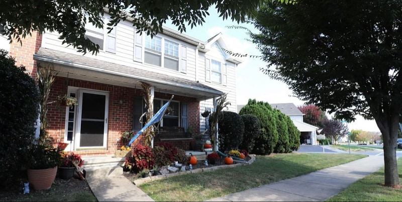 Building Photo - 641 Chickadee Dr