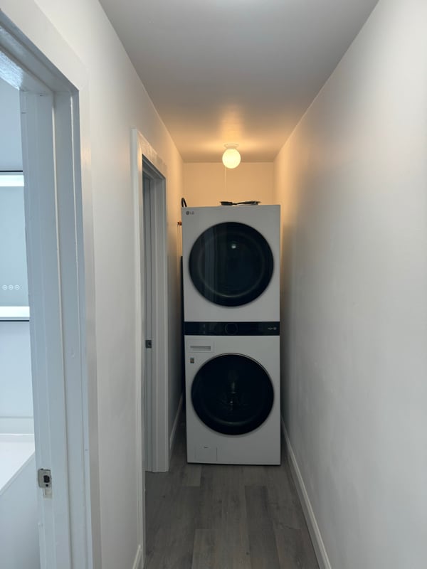 Building Photo - 235 E Olive St