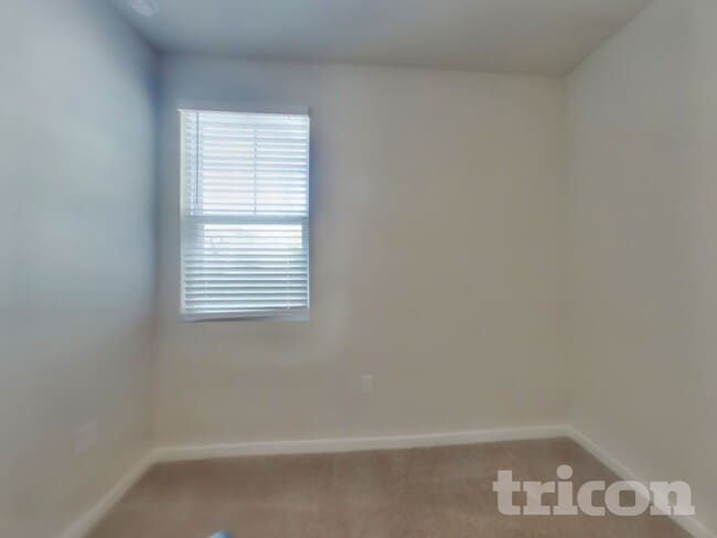 Building Photo - 14881 Praline Ct