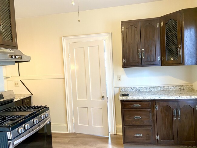 Building Photo - 369 Park St