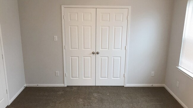 Building Photo - 7966 Henson St