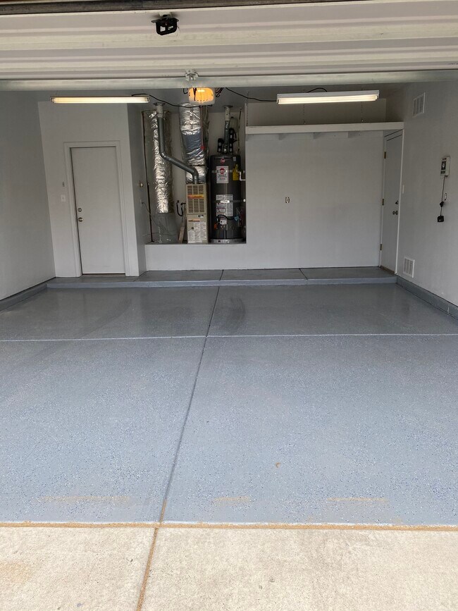 Building Photo - 1132 Casa Tomas Rd NE