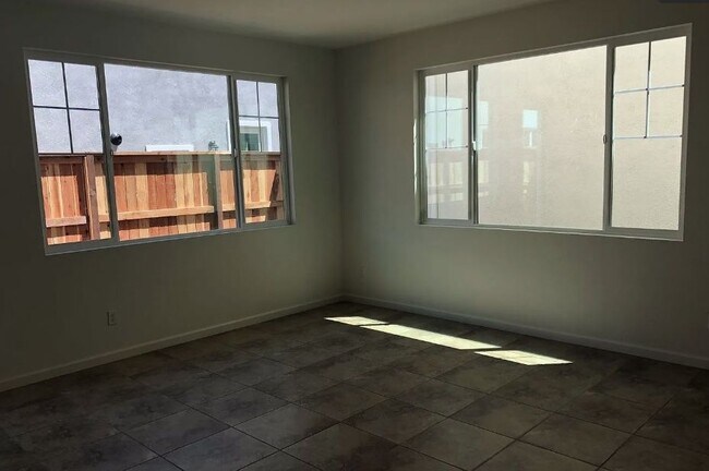 Building Photo - 2557 Lacey Ann Ave
