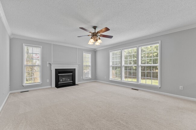 Building Photo - 2112 Echo Glen Ln