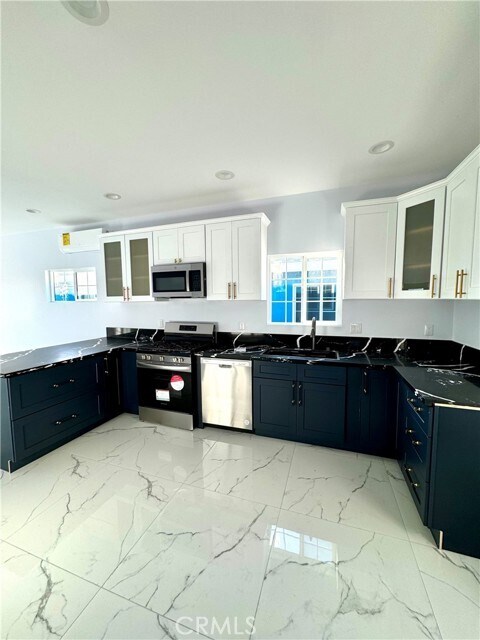 Building Photo - 14712 Newland St