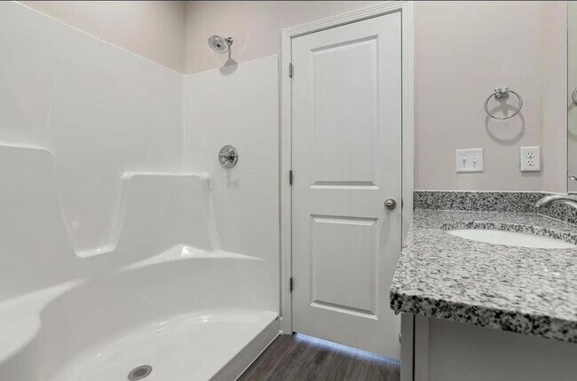 Building Photo - 2344 E Cheyenne Ct