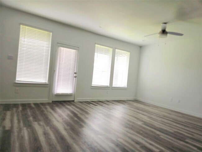 Building Photo - 3131 Creston Gate Dr