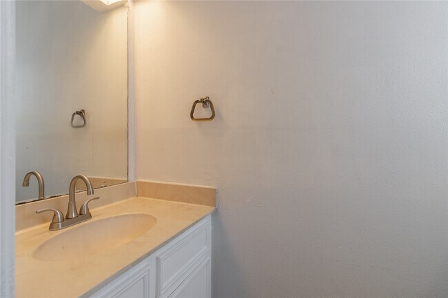 Building Photo - 2643 Hodges Bend Cir