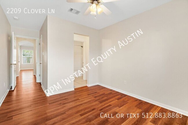 Building Photo - 2209 Clover Ln