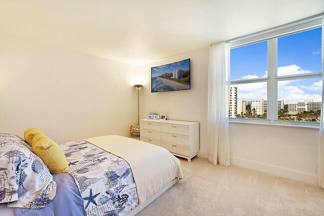 Building Photo - 3407 S Ocean Blvd