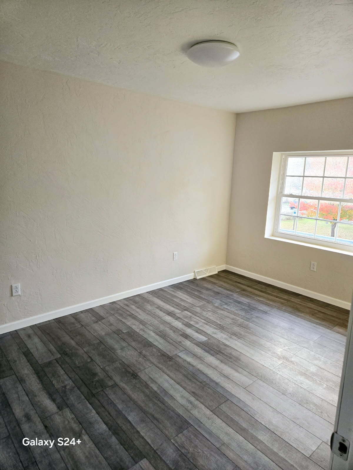 Building Photo - 1357 US-30