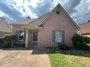 Building Photo - 7043 Foxhall Dr