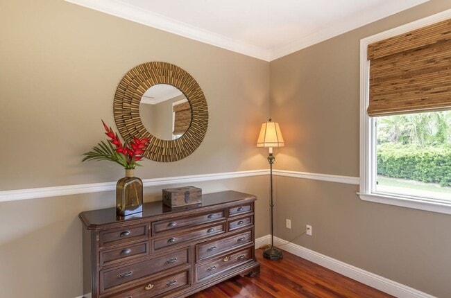 Building Photo - Estate on 1 acre 3 bedroom 2.5 baths and attached 2 car garage