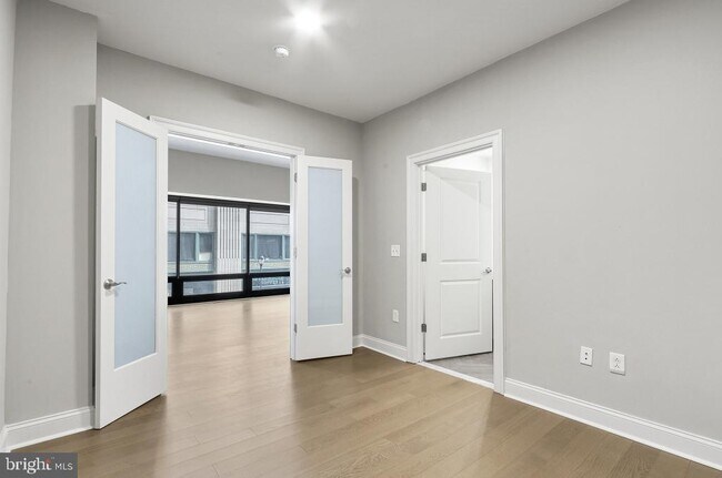 Building Photo - 1300-6 Chestnut St
