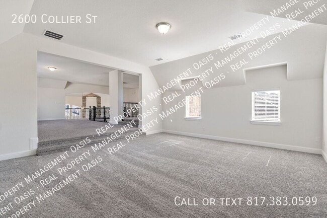 Building Photo - 2600 Collier St