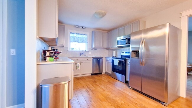 Building Photo - 403 Antler Dr