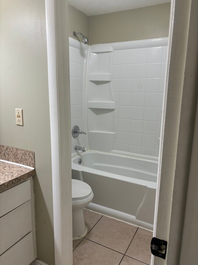 Building Photo - 1818 E 5625 S