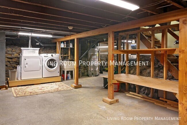 Building Photo - Historic 1886 home in Mt. Tabor with Outdo...