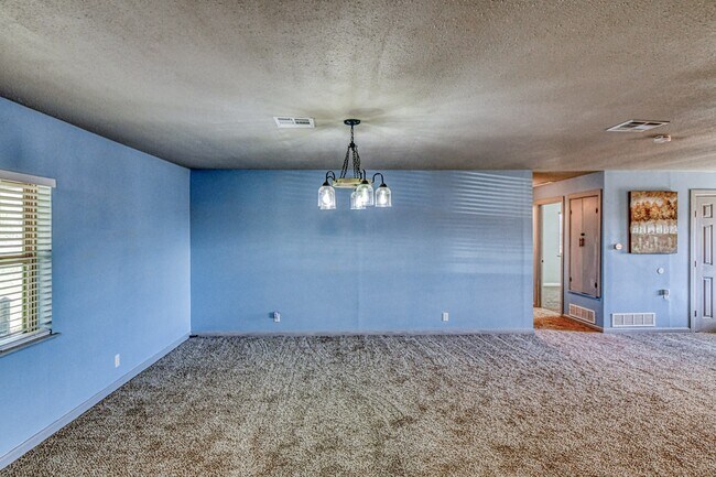 Building Photo - 1108 US Hwy 277