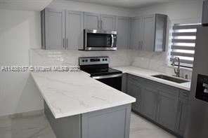 Building Photo - 2 br, 2.5 bath House - 6201 SW 138th Ct