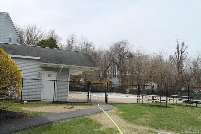 Building Photo - 12 Lexington Hills Rd