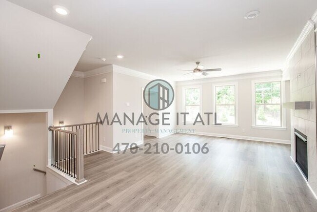 Building Photo - Elegant 4 bedroom Townhome in Chamblee close to I-85