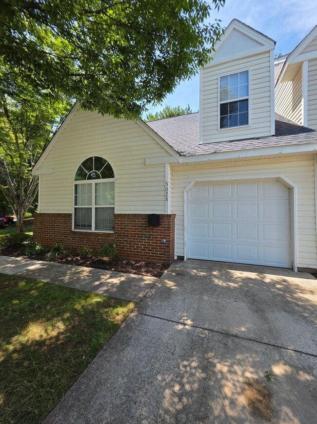 Building Photo - 2/3 BR in Rachel's Keep Community!