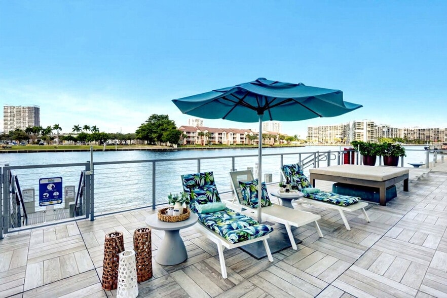 Building Photo - 4112 Jimmy Buffett Mem Hwy