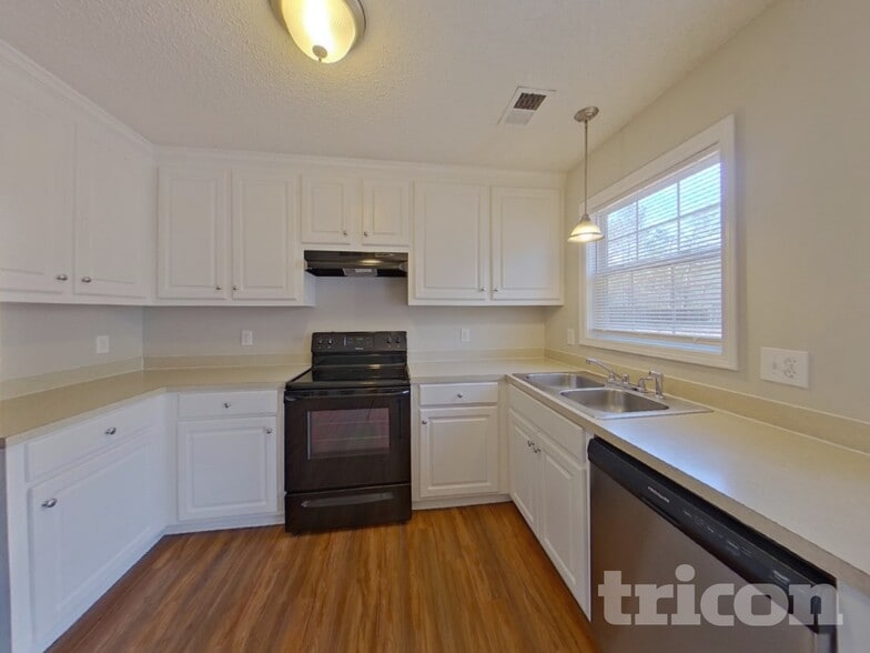 Building Photo - 48 Bristlecone Ln