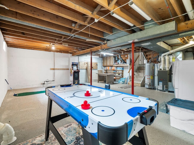 Building Photo - 670 Treeside Dr