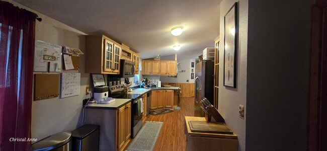 Building Photo - Looking for a room mate PRIVATE 2 Bedroom 1 Bath